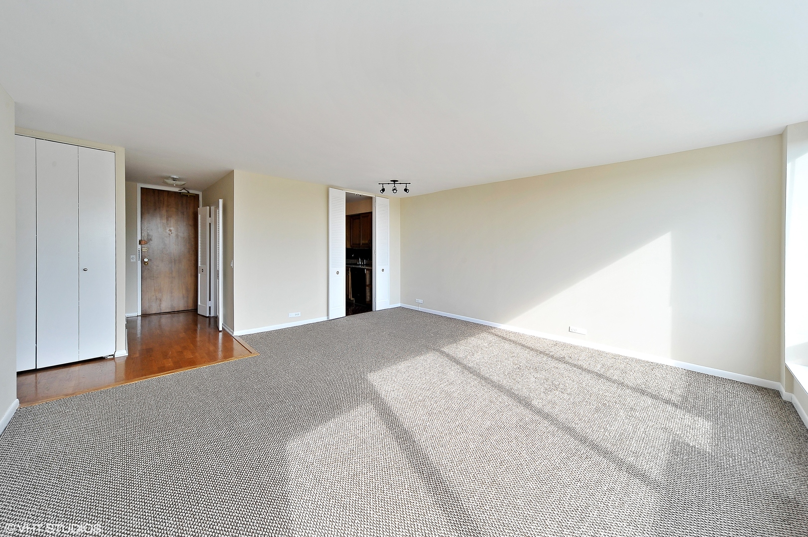 5445 North Sheridan Road, Unit 510 Chicago, IL 60640 - Photo 5 of 14