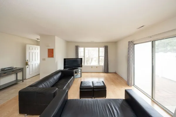 $350,000 | 217 Edgebrook Drive, Unit 217, Boylston, MA 01505