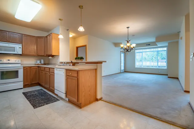$225,000 | 8200 West 33rd Street, Unit 208, St. Louis Park, MN 55426