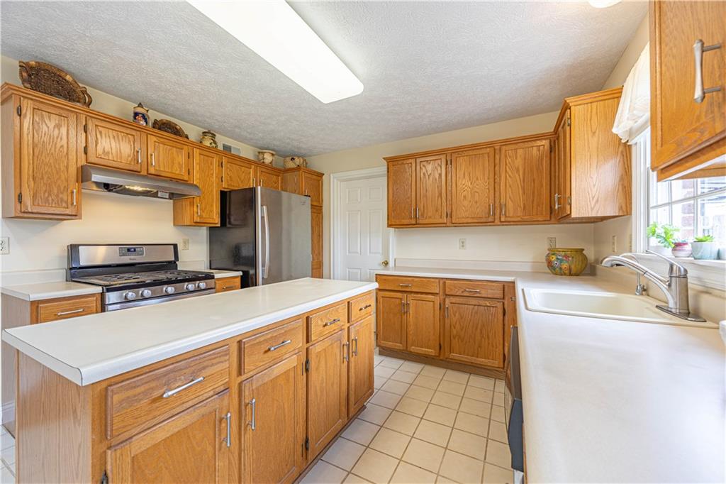 224 Country View Drive New Kensington, PA 15068 - Photo 11 of 32