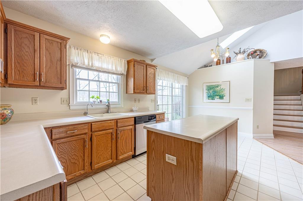 224 Country View Drive New Kensington, PA 15068 - Photo 12 of 32