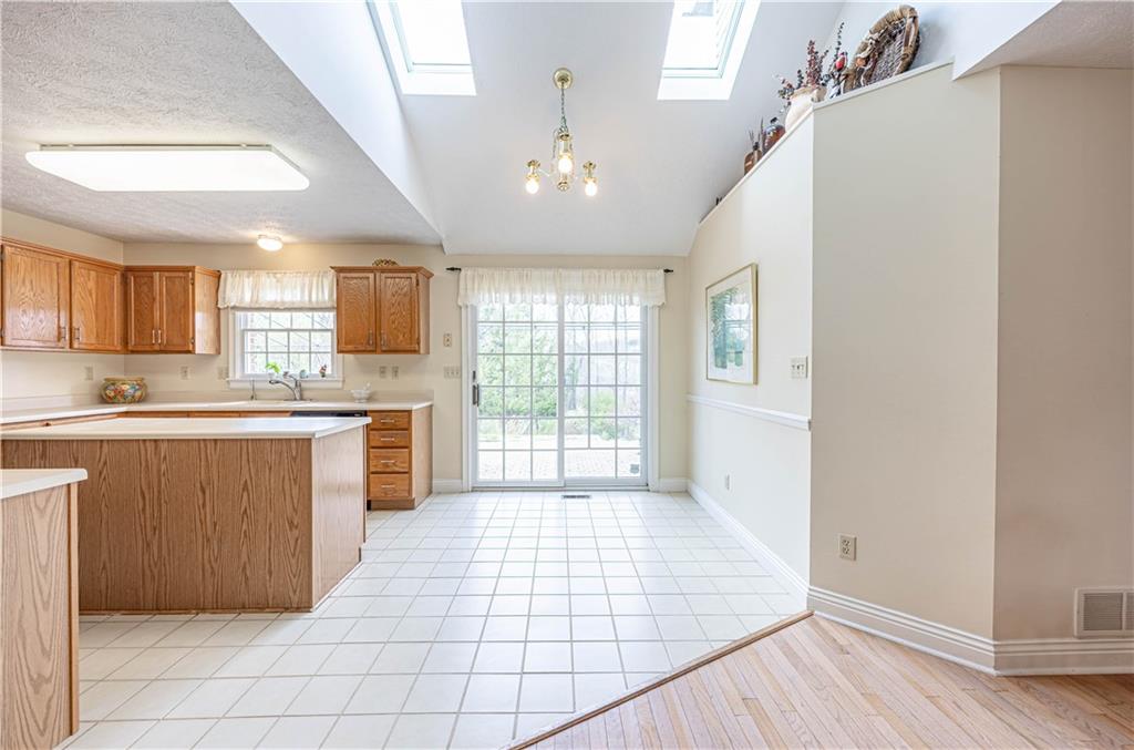 224 Country View Drive New Kensington, PA 15068 - Photo 10 of 32