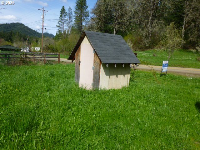765 Tunnel Road Glendale, OR 97442 - Photo 2 of 17 Pump House