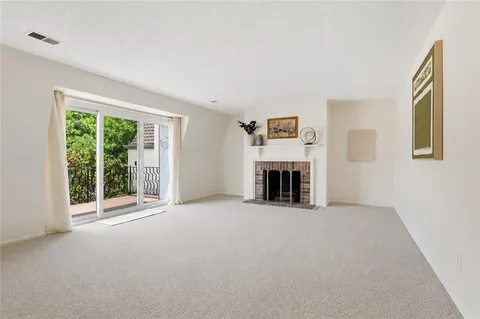 $250,000 | 6634 West 109th Street, Unit F, Overland Park, KS 66211