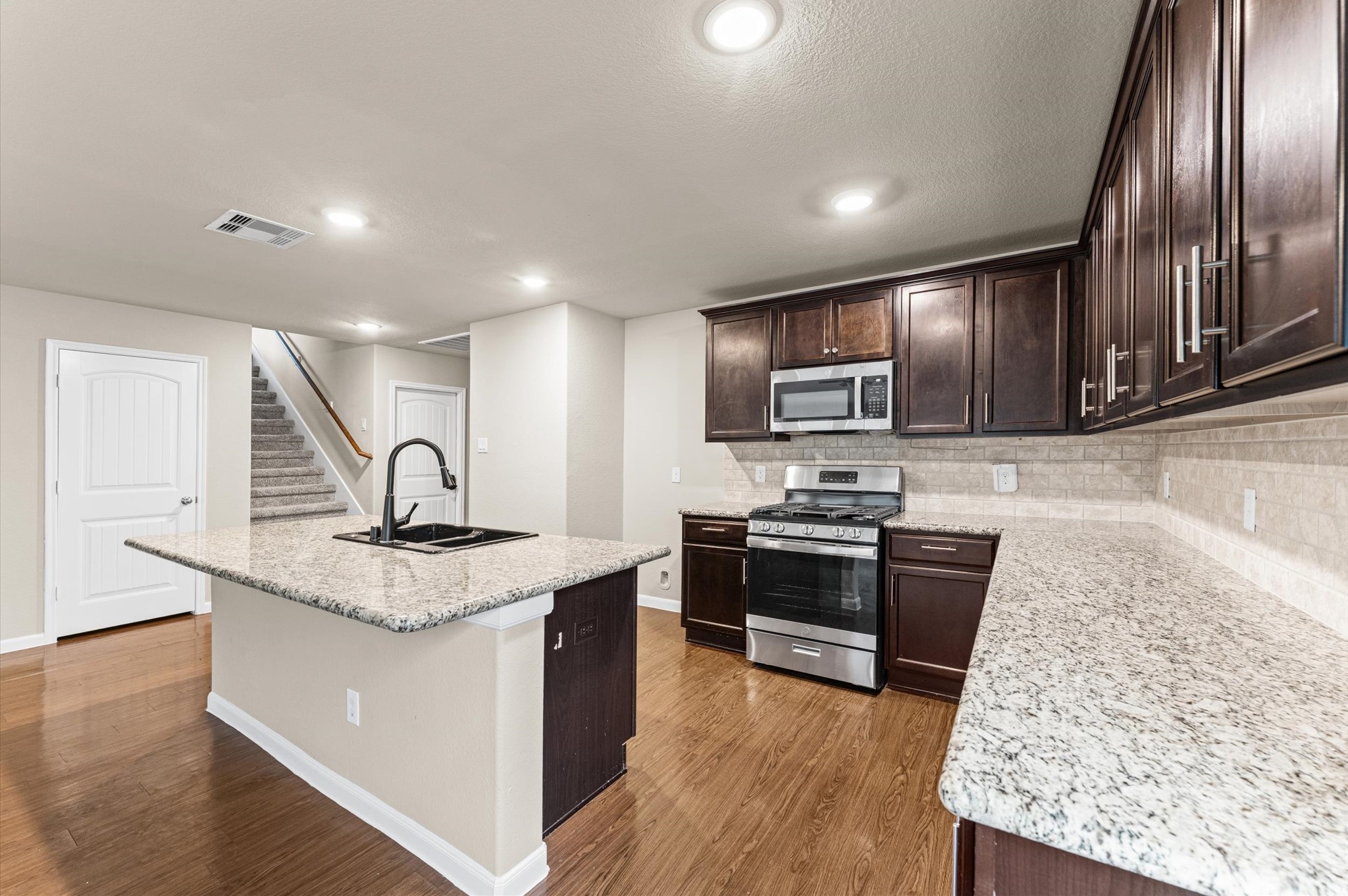 9918 Channel Set Way Rosharon, TX 77583 - Photo 9 of 28