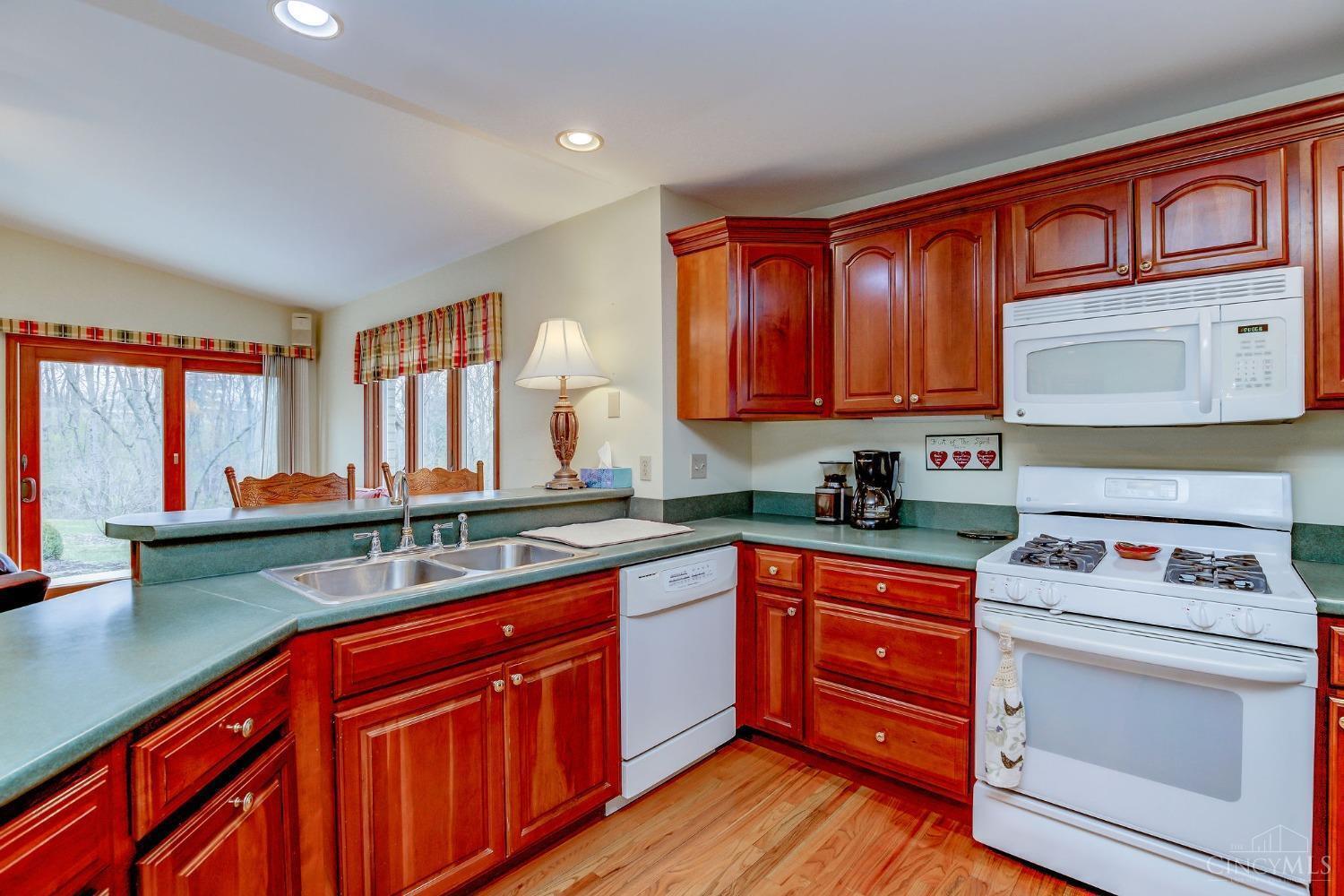 4541 Rybolt Road Cincinnati, OH 45248 - Photo 10 of 32