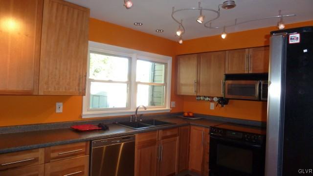 2539 Nottingham Road Bethlehem, PA 18017 - Photo 11 of 20 Gallery Image 11