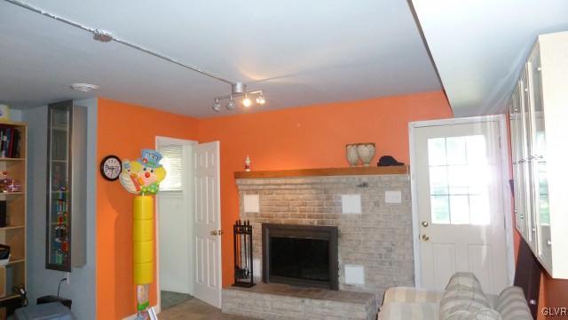2539 Nottingham Road Bethlehem, PA 18017 - Photo 9 of 20 Gallery Image 9