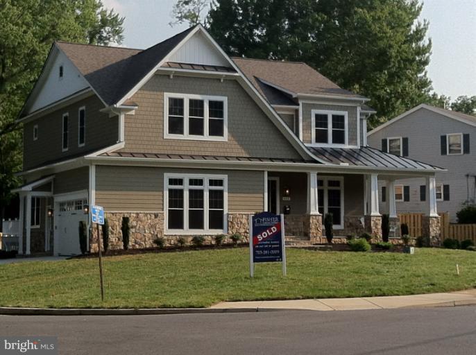 402 Tapawingo Road Southwest Vienna, VA 22180 - Photo 1 of 1 Exterior (Front)