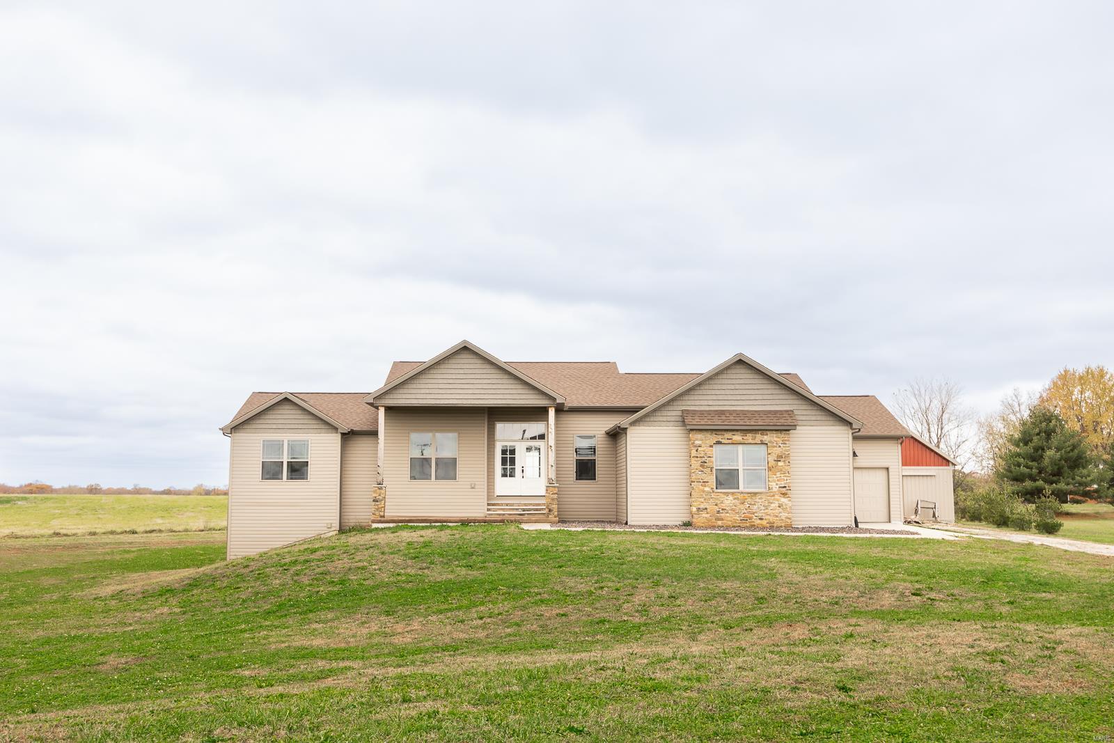 7839 Whisper Rdg Drive Waterloo, IL 62298 - Photo 1 of 43