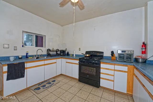 $190,000 | 338 4th Street, Troy, NY 12180