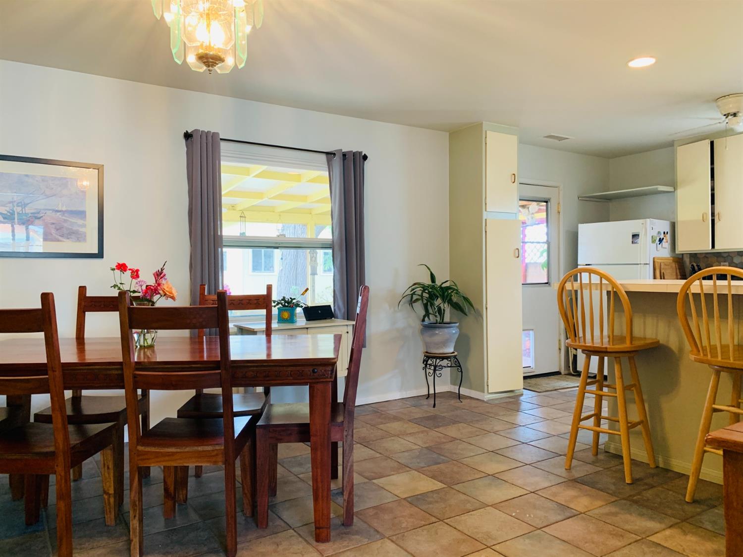 90 Rio Via Oak View, CA 93022 - Photo 8 of 42 a view of a dining room with furniture