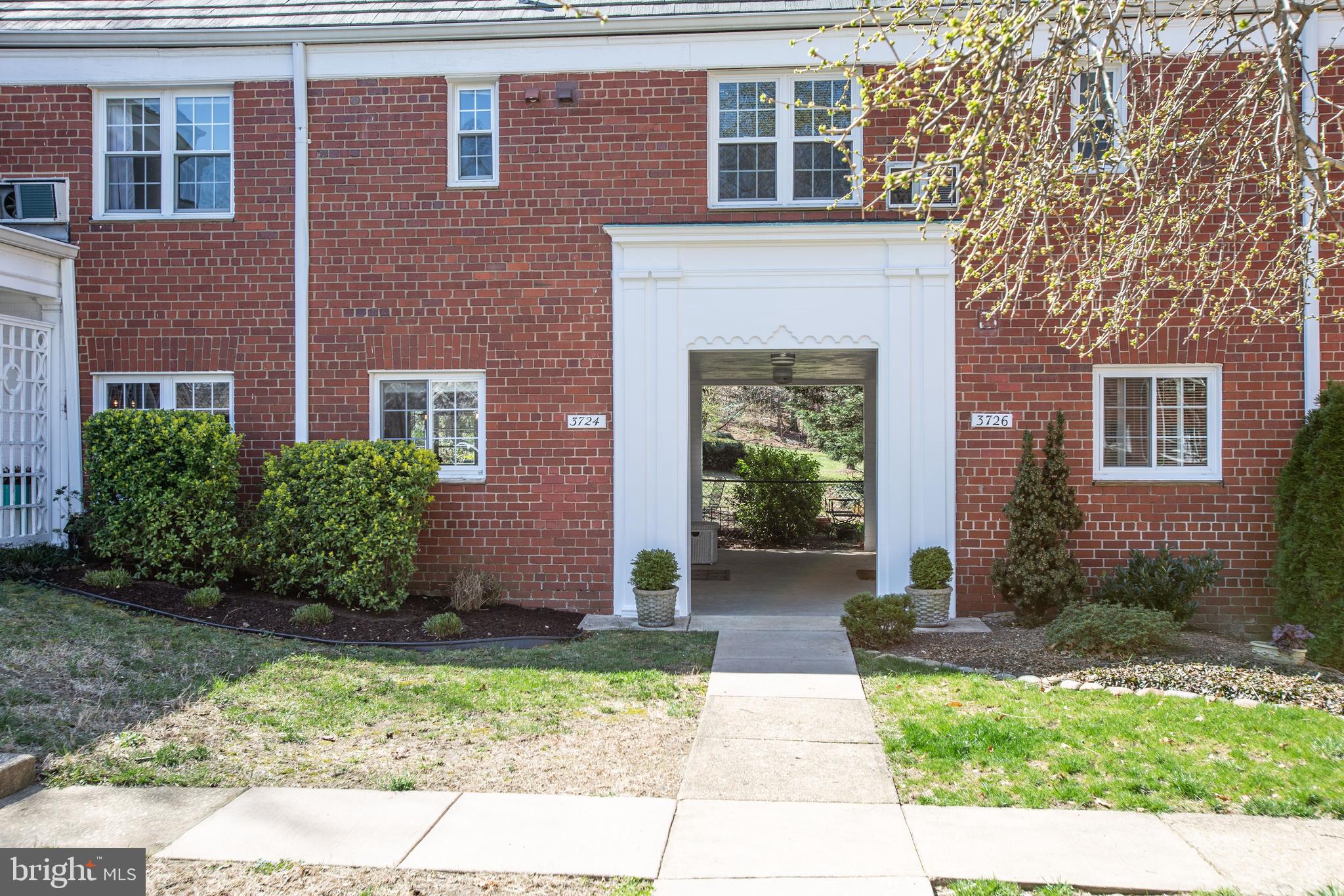 3724 Gunston Road Alexandria, VA 22302 - Photo 1 of 38