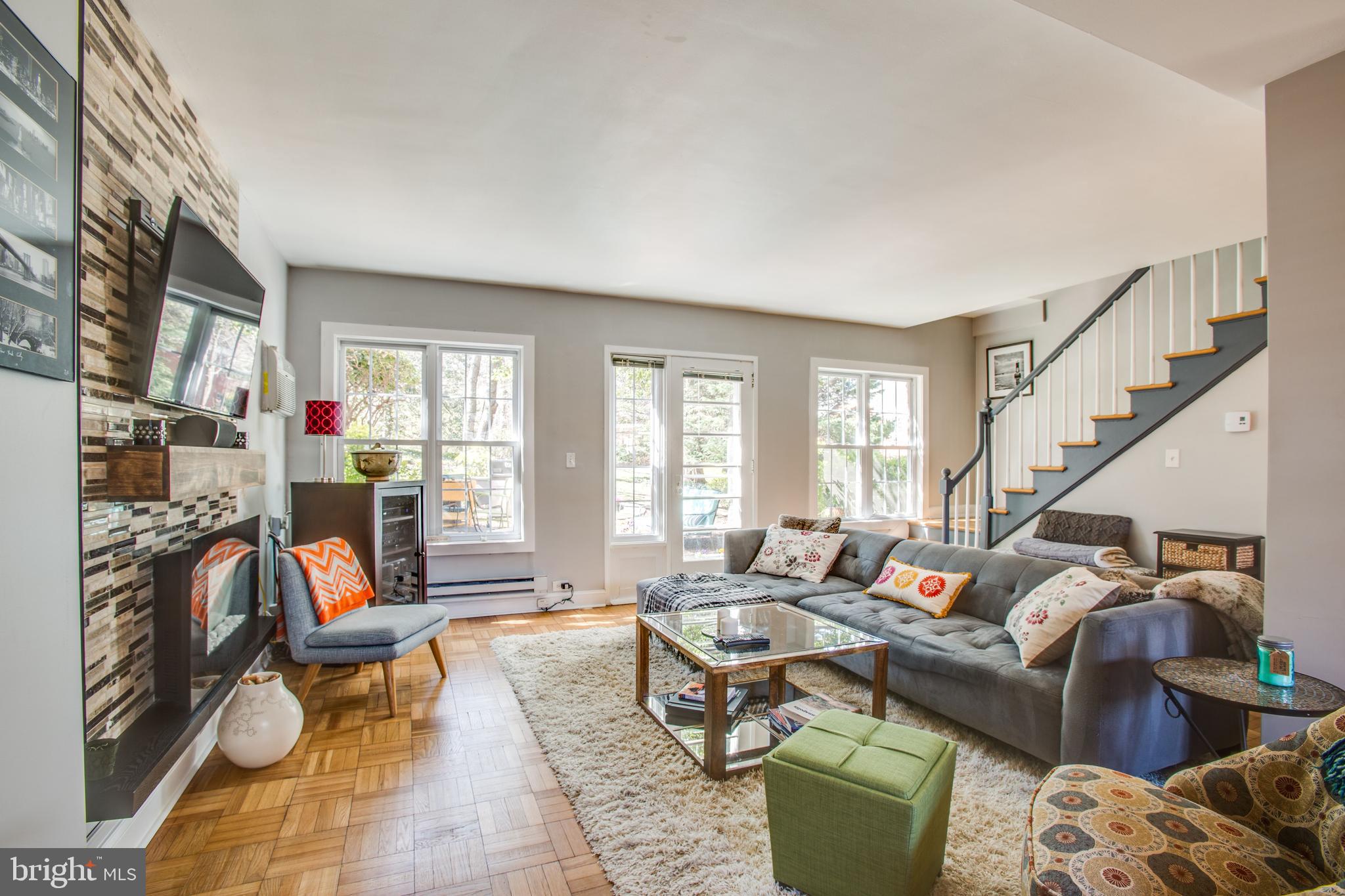 3724 Gunston Road Alexandria, VA 22302 - Photo 4 of 38