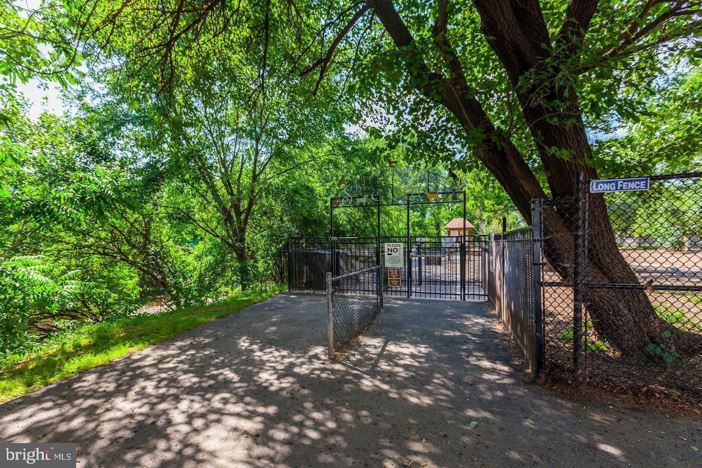 3724 Gunston Road Alexandria, VA 22302 - Photo 35 of 38