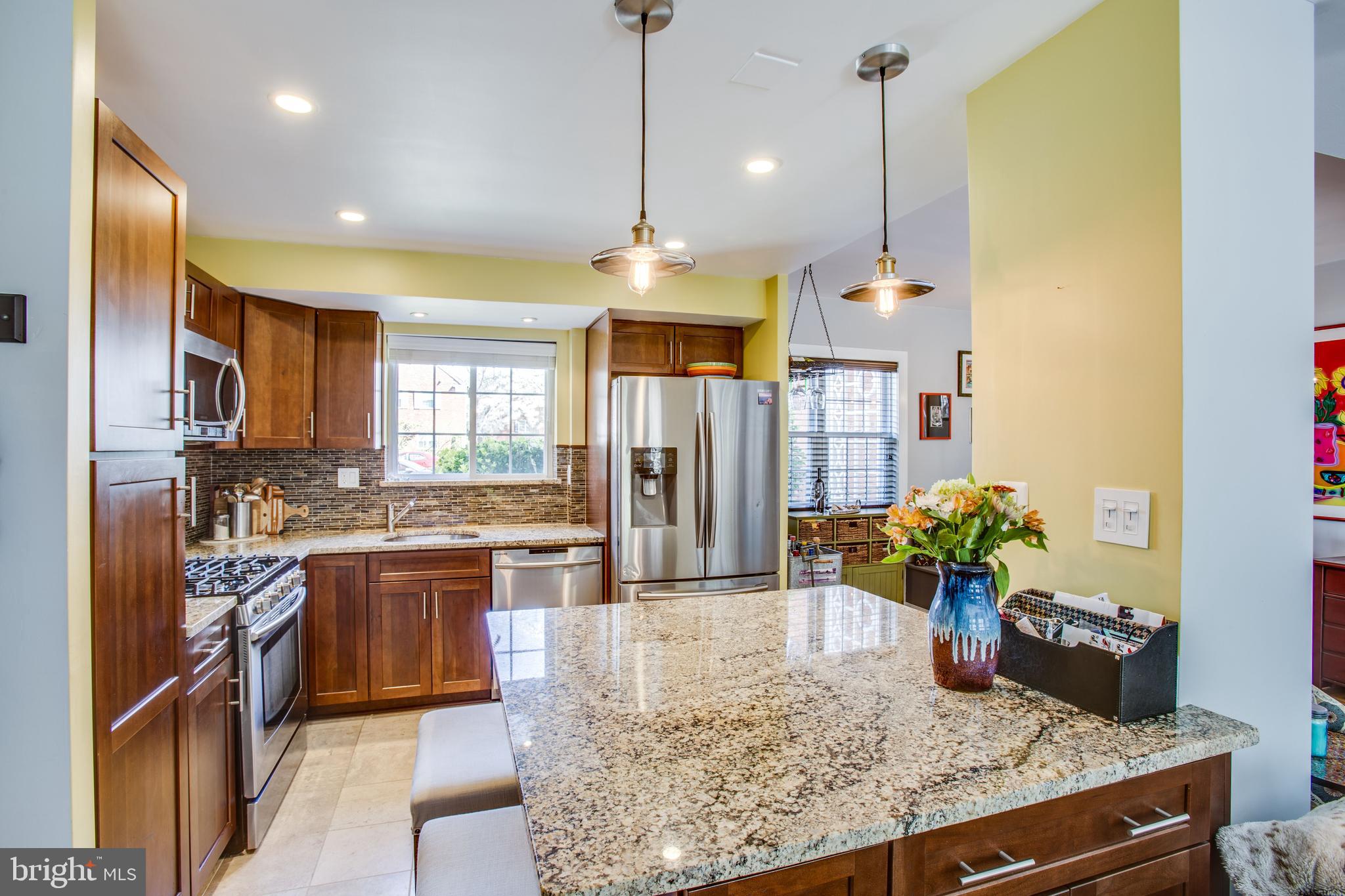 3724 Gunston Road Alexandria, VA 22302 - Photo 9 of 38