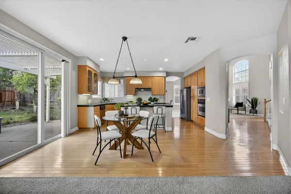 $789,900 | 5216 Wyndham Oak Lane, Carmichael, CA 95608