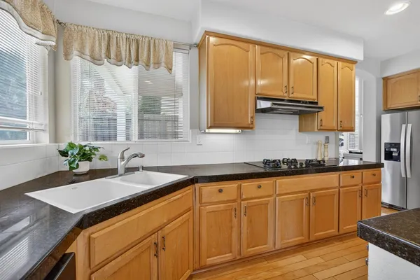 $789,900 | 5216 Wyndham Oak Lane, Carmichael, CA 95608