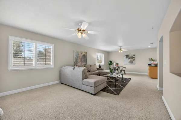 $789,900 | 5216 Wyndham Oak Lane, Carmichael, CA 95608