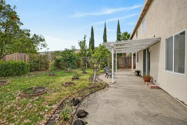 $789,900 | 5216 Wyndham Oak Lane, Carmichael, CA 95608