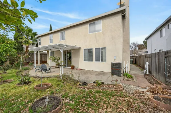 $789,900 | 5216 Wyndham Oak Lane, Carmichael, CA 95608