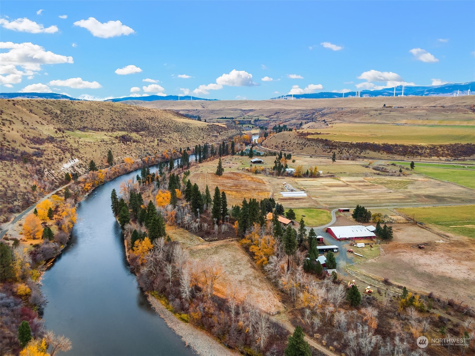 1250 Dudley Road, Unit E Thorp, WA 98946 - Photo 12 of 19 a view of an ocean and beach
