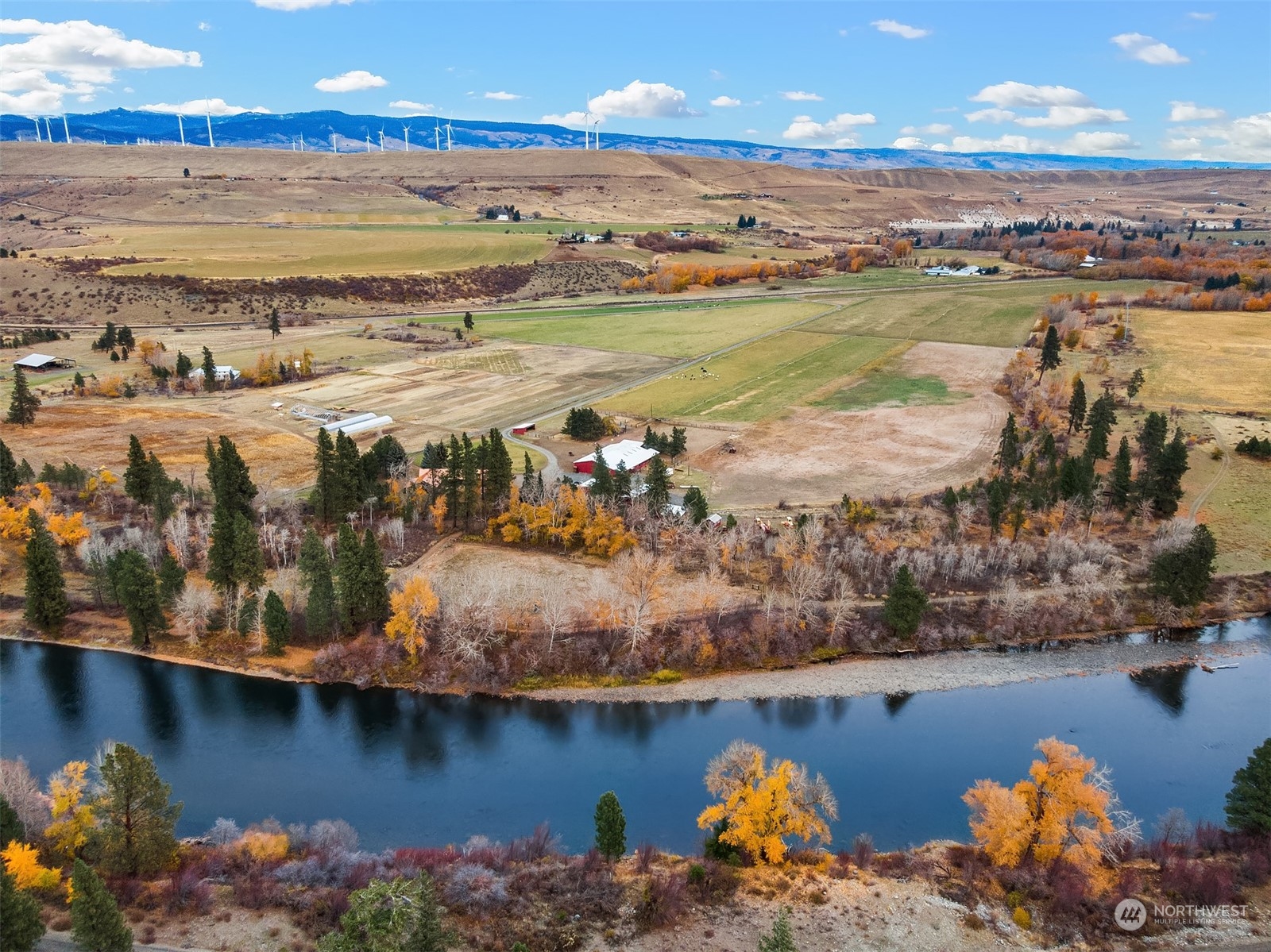 1250 Dudley Road, Unit E Thorp, WA 98946 - Photo 13 of 19 a view of a ocean with boats
