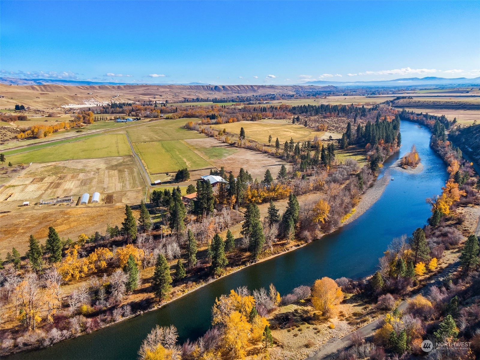 1250 Dudley Road, Unit E Thorp, WA 98946 - Photo 14 of 19 a view of a city and ocean view