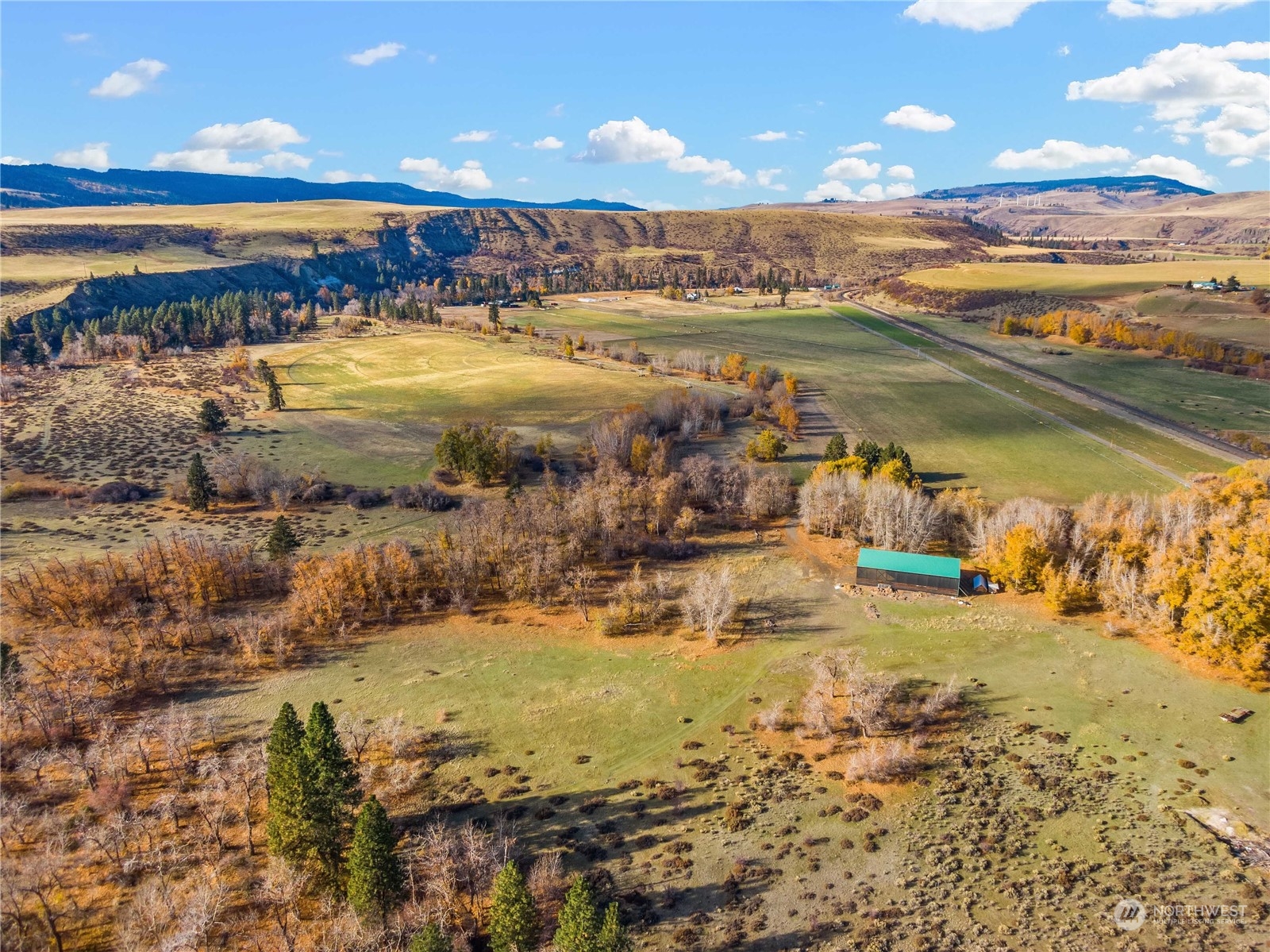 1250 Dudley Road, Unit E Thorp, WA 98946 - Photo 17 of 19 a view of ocean view with beach