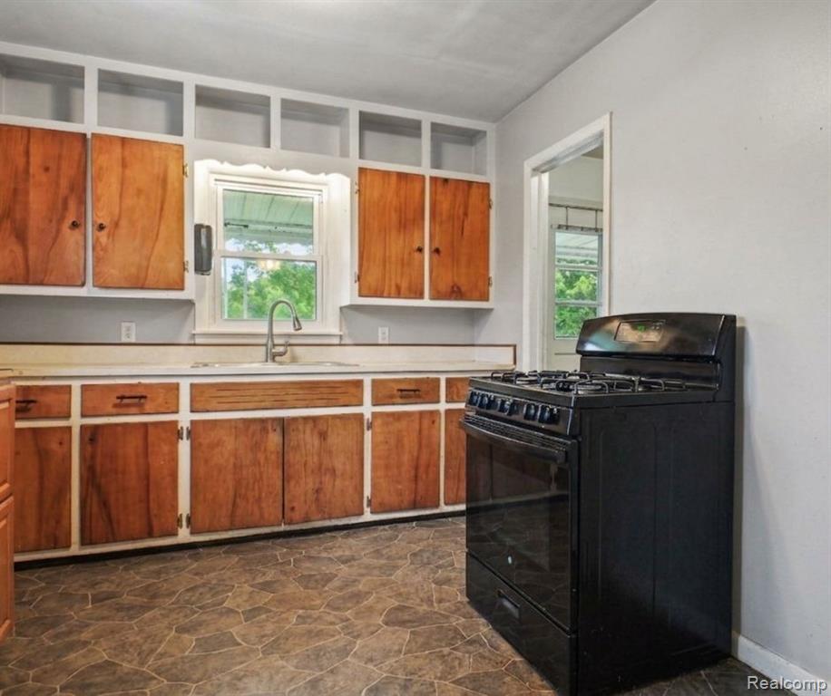 5082 Center Road Flint, MI 48506 - Photo 8 of 11 Gallery Image 8