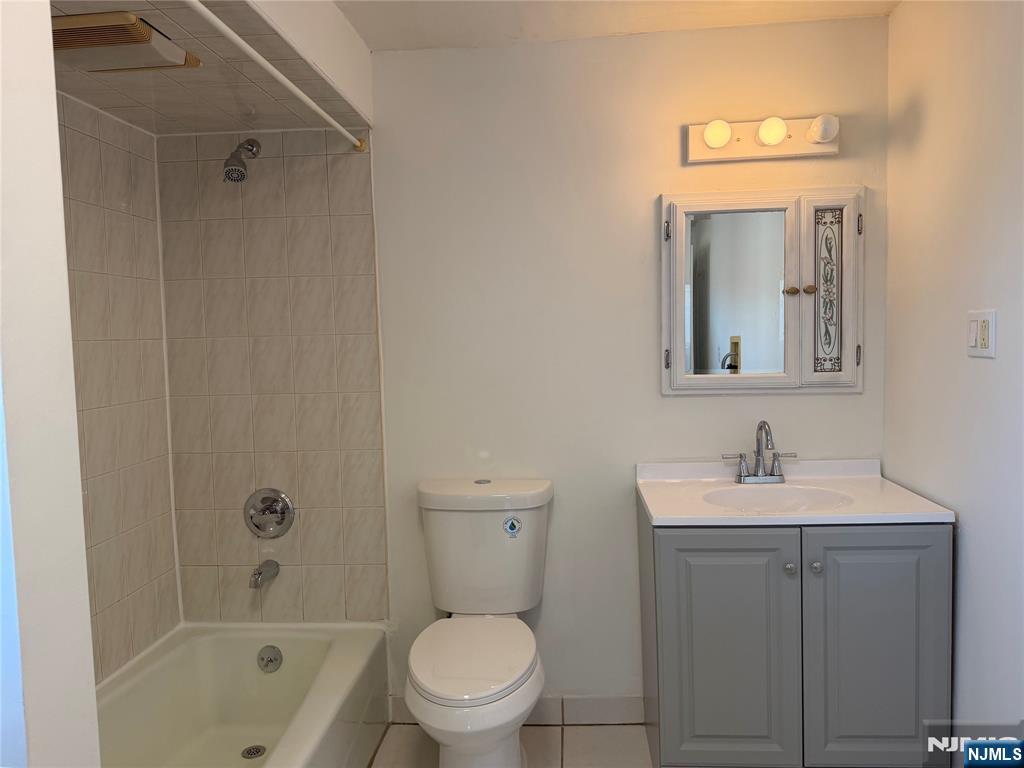 119 Marsellus Place, Unit 2 Garfield, NJ 07026 - Photo 12 of 23