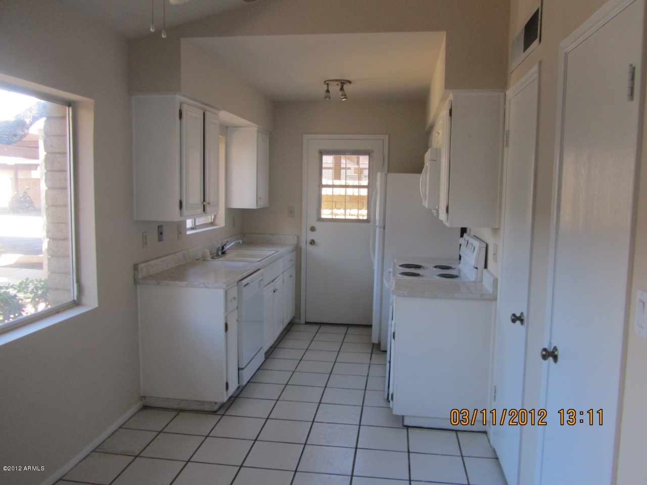 6415 South Newberry Road, Unit D Tempe, AZ 85283 - Photo 5 of 14 img_3721