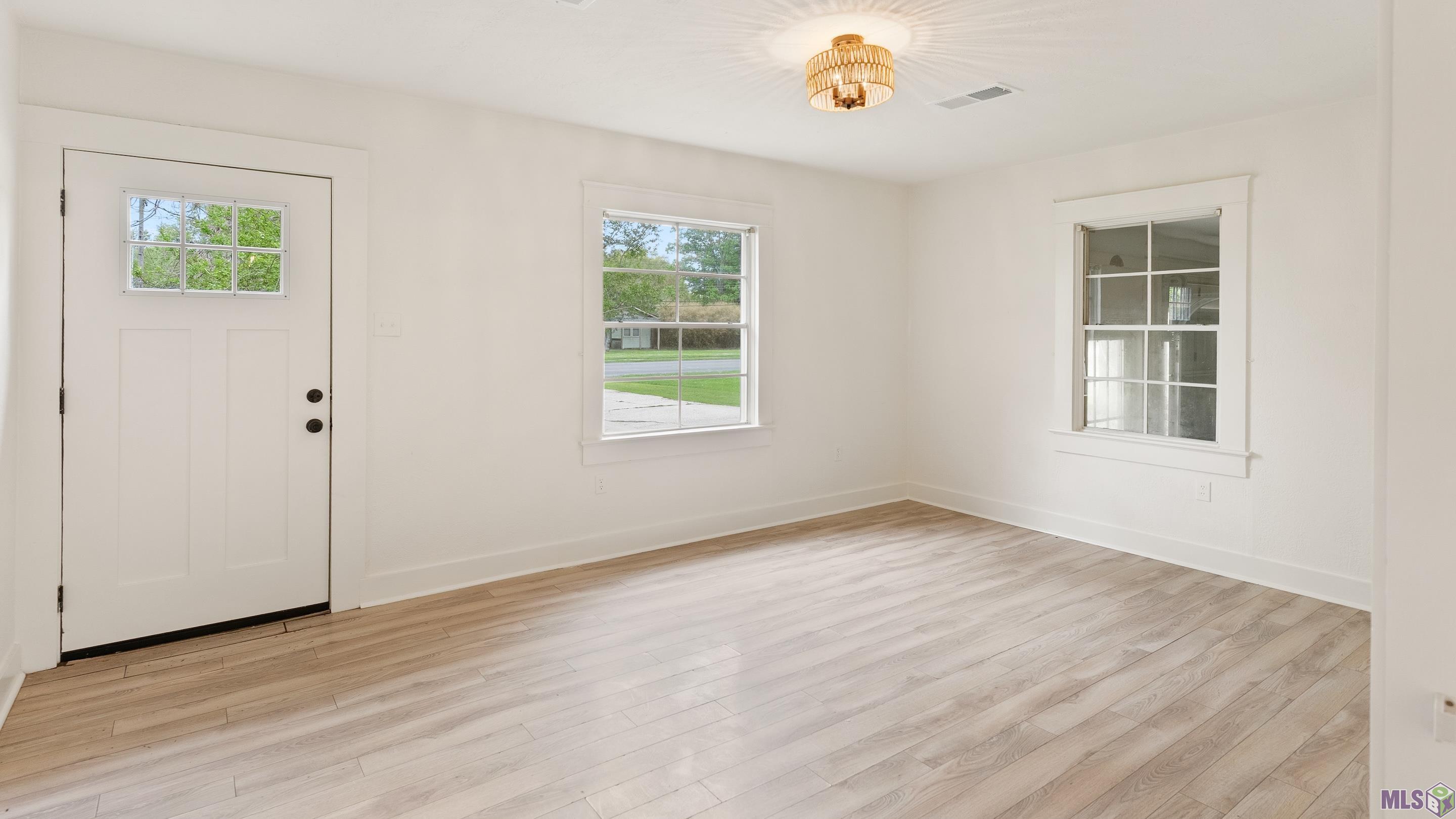 7165 Government Street Baton Rouge, LA 70806 - Photo 2 of 8