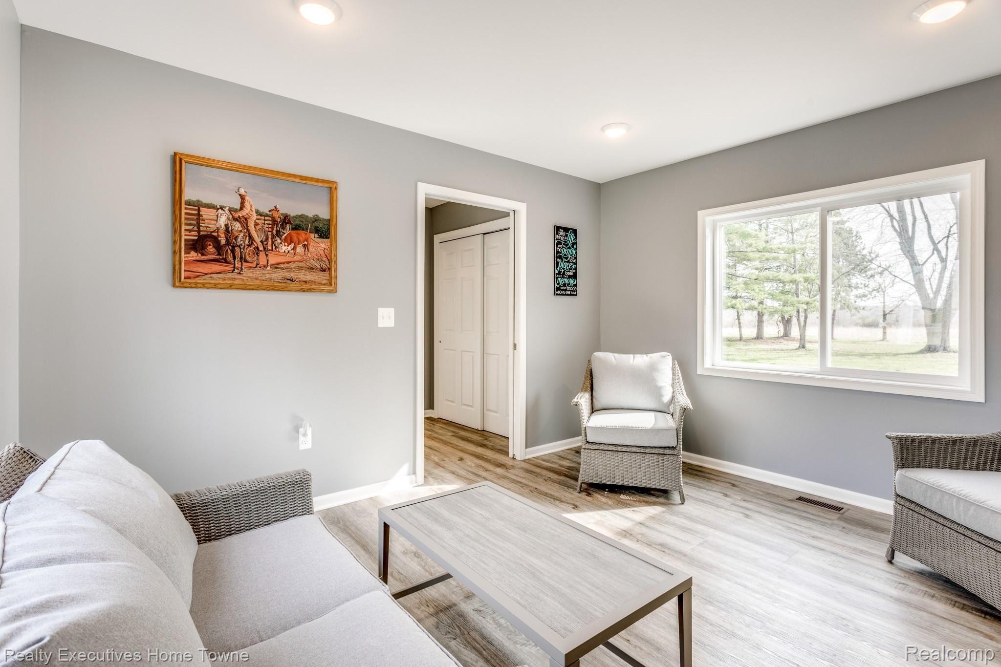 6324 State Road Fort Gratiot, MI 48059 - Photo 26 of 34 6324 State Rd (10 of 22).jpg