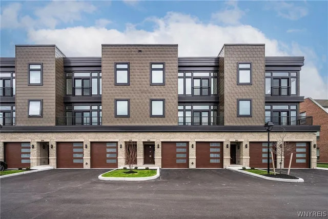 $949,000 | 260 Lakefront Boulevard, Buffalo, NY 14202