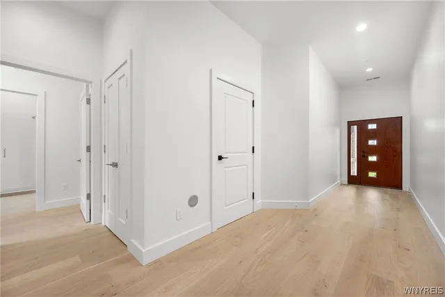 $949,000 | 260 Lakefront Boulevard, Buffalo, NY 14202