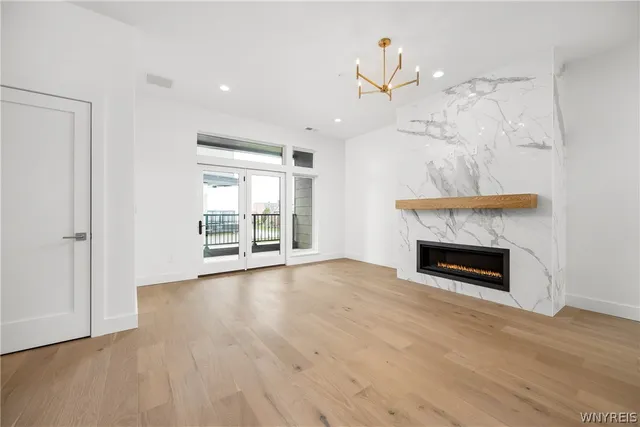 $949,000 | 260 Lakefront Boulevard, Buffalo, NY 14202