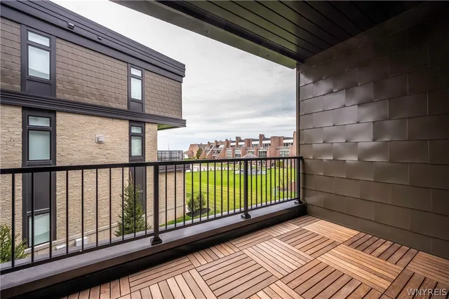 $949,000 | 260 Lakefront Boulevard, Buffalo, NY 14202