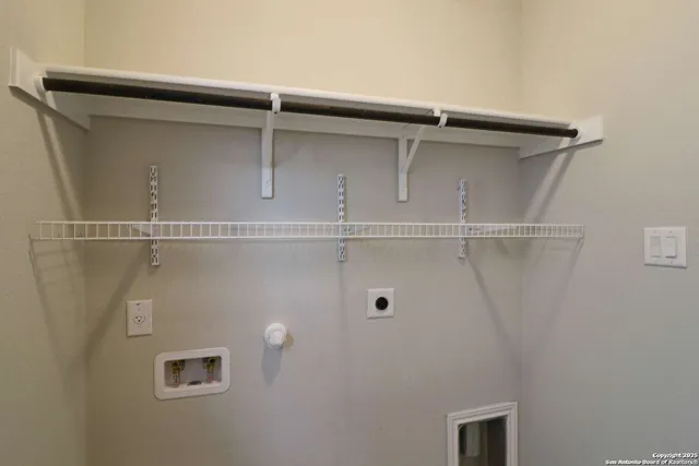 a view of a house with backyard and porch