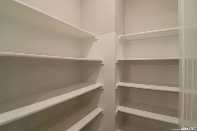 $2,430 | 6818 Abbot Crossing, San Antonio, TX 78249