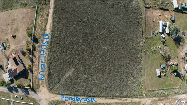 a picture of a bathroom