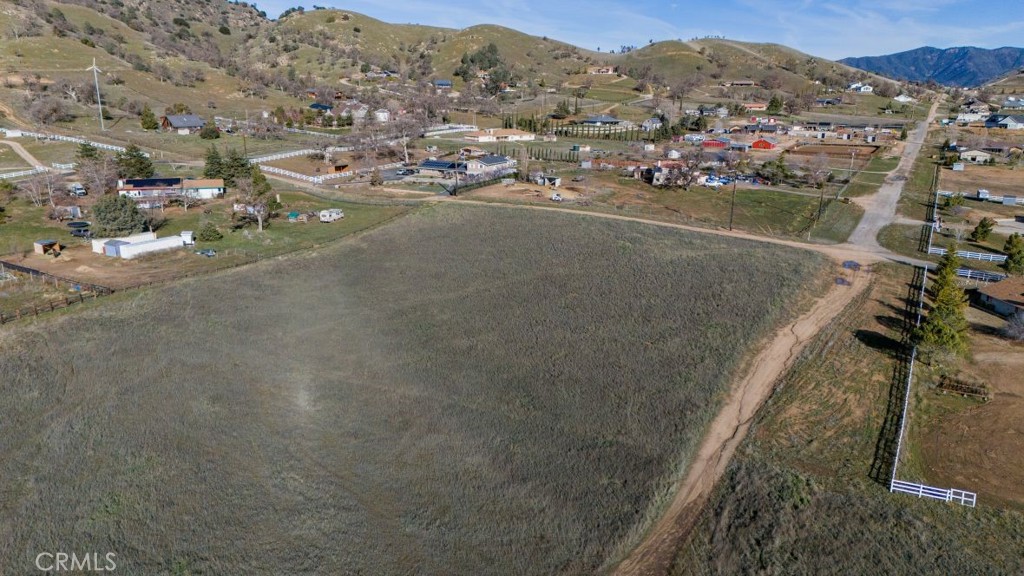 0 Mariposa Avenue Tehachapi, CA 93561 - Photo 3 of 10 a view of a city