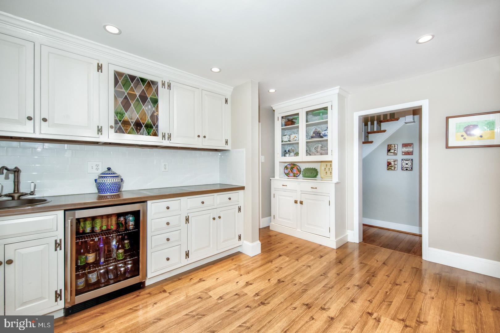 626 Glenmary Road Wayne, PA 19087 - Photo 13 of 42 Butler Pantry