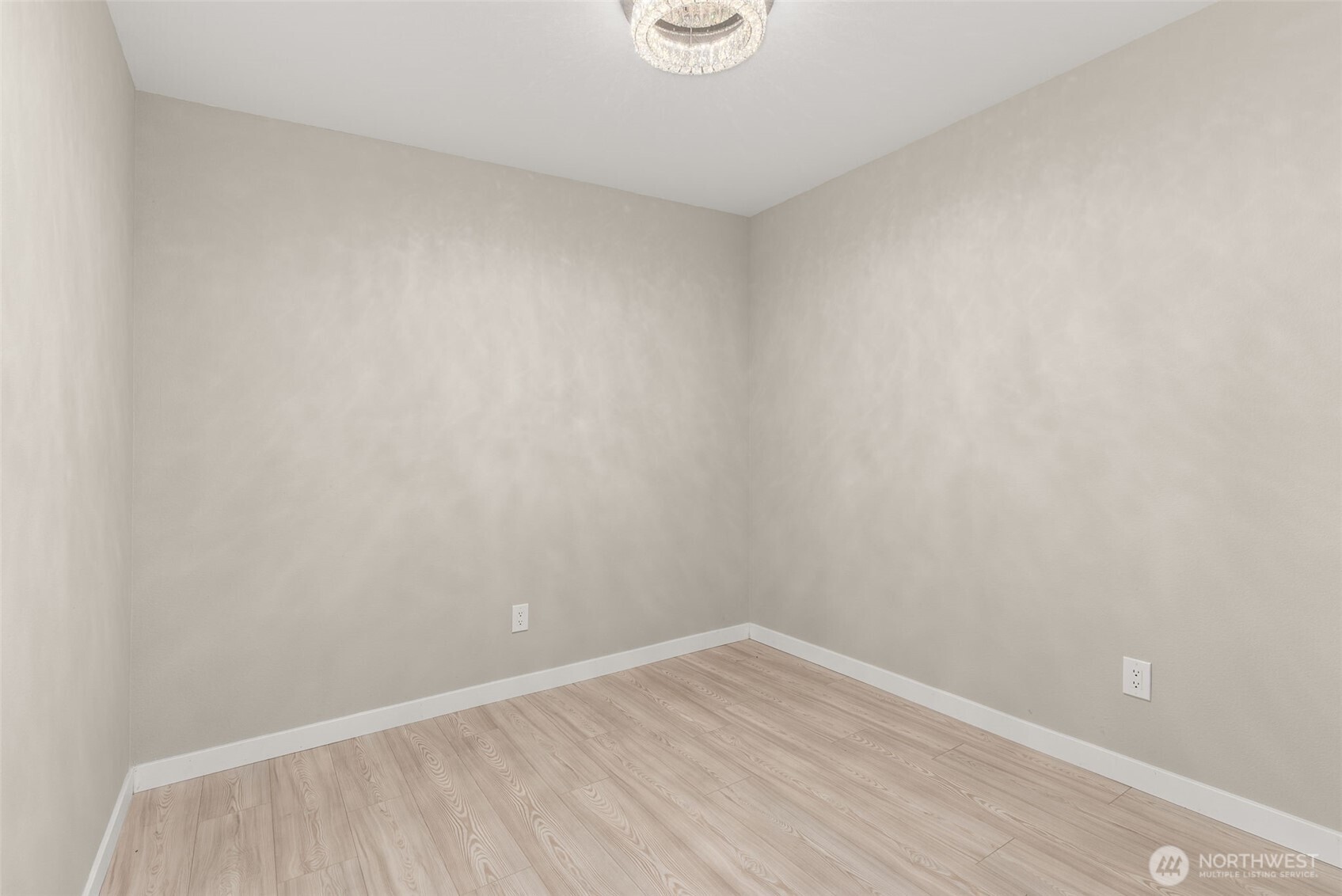 269 Elk Creek Road Raymond, WA 98577 - Photo 19 of 38 a view of an empty room