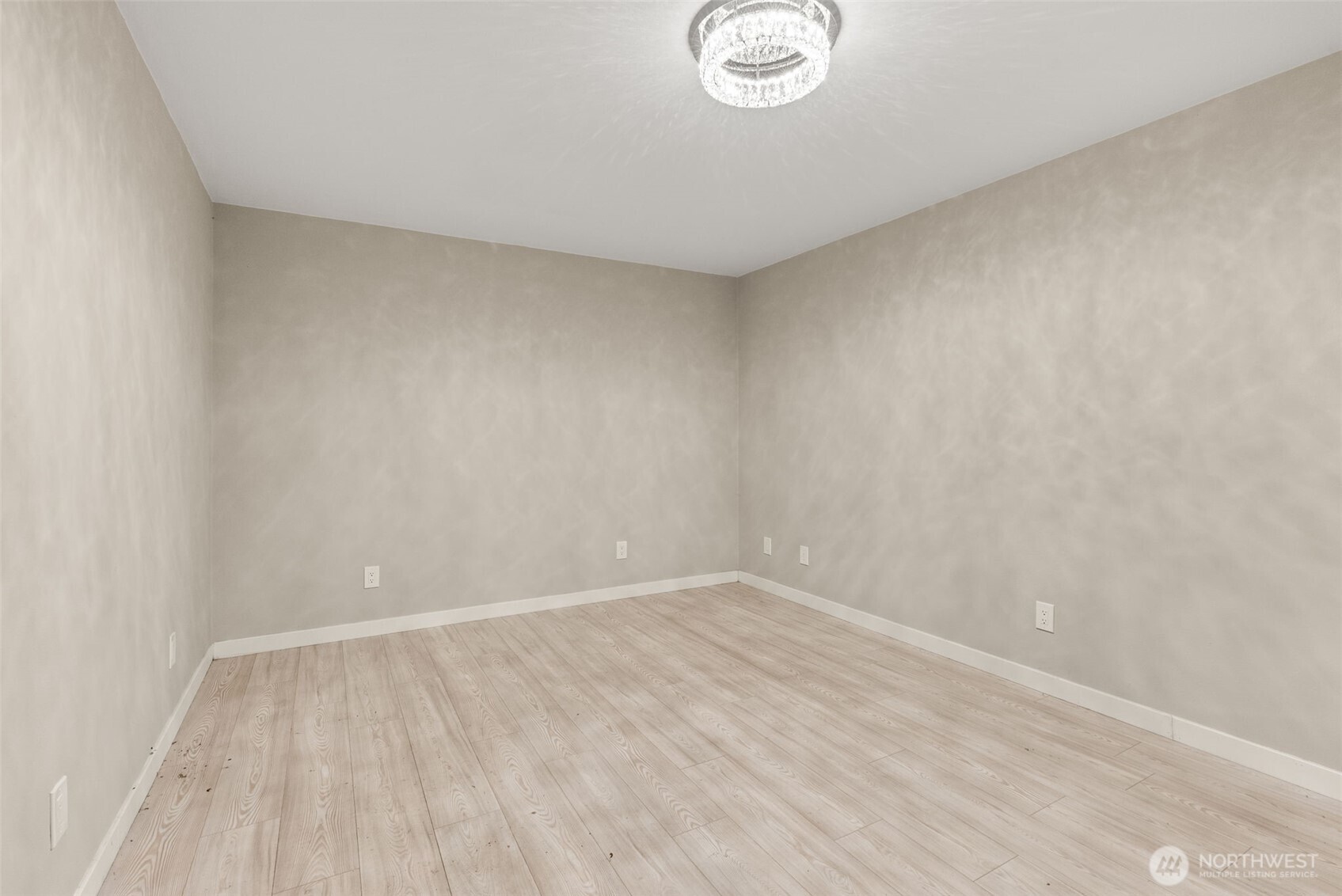 269 Elk Creek Road Raymond, WA 98577 - Photo 35 of 38 a view of an empty room