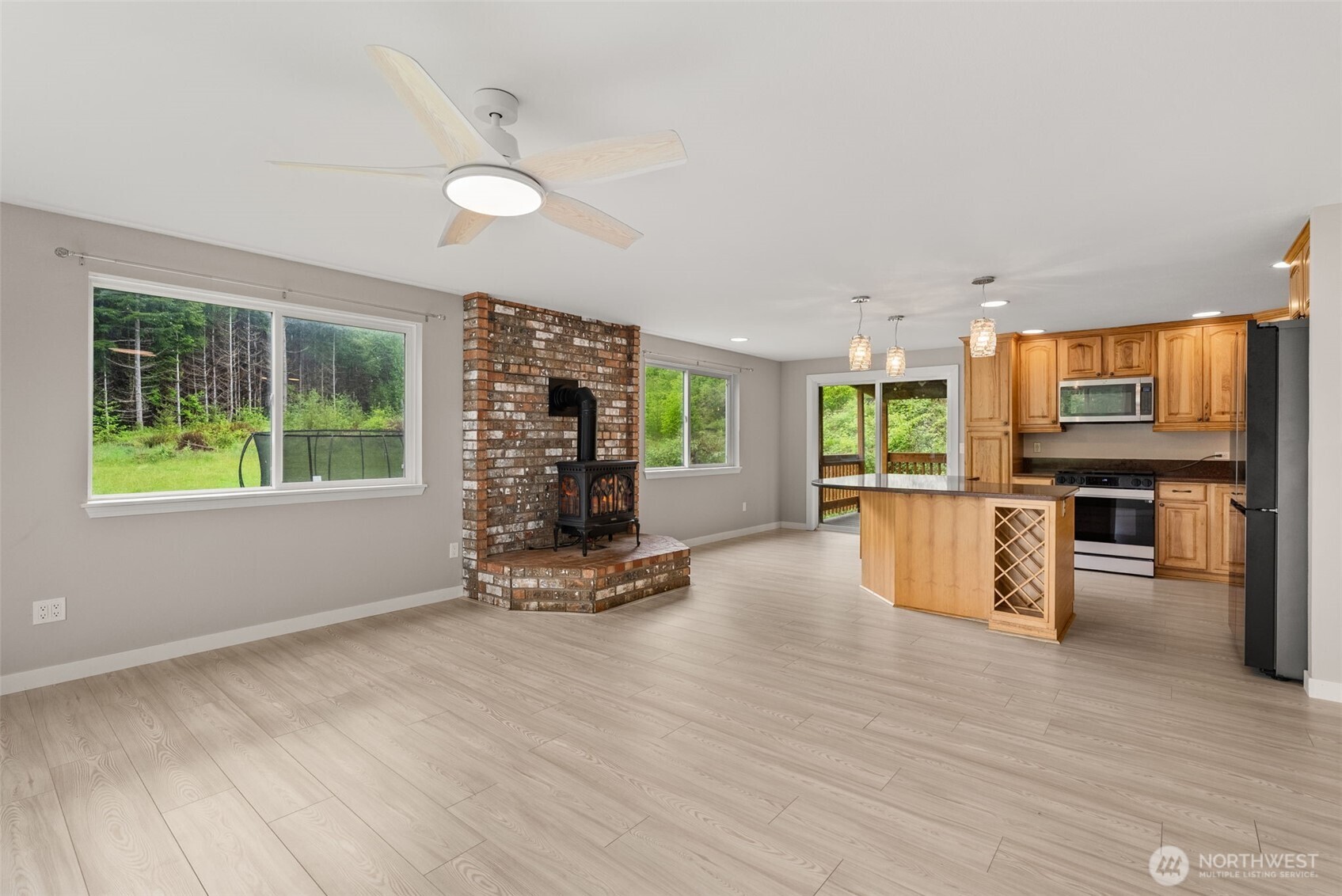 269 Elk Creek Road Raymond, WA 98577 - Photo 4 of 38