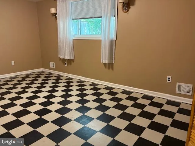 $3,350 | 11113 Schuylkill Road, Rockville, MD 20852