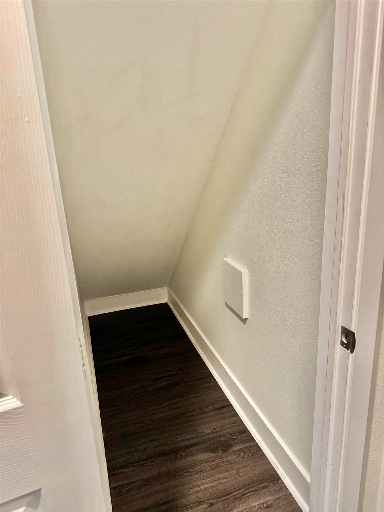 935 La Posada Drive, Unit 252 Austin, TX 78752 - Photo 12 of 20 a view of entryway