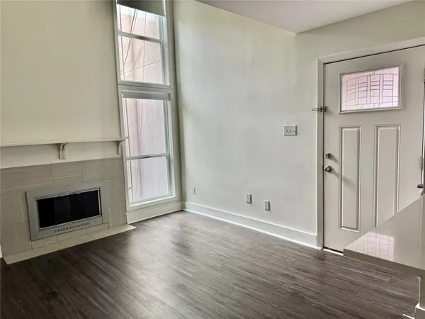 $1,350 | 935 La Posada Drive, Unit 252, Austin, TX 78752