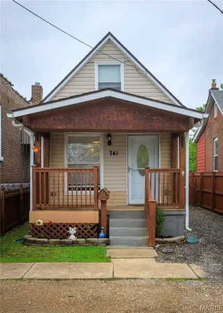 $135,000 | 741 Regina Avenue, St. Louis, MO 63125